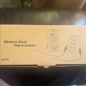 Woreless meat thermometer
